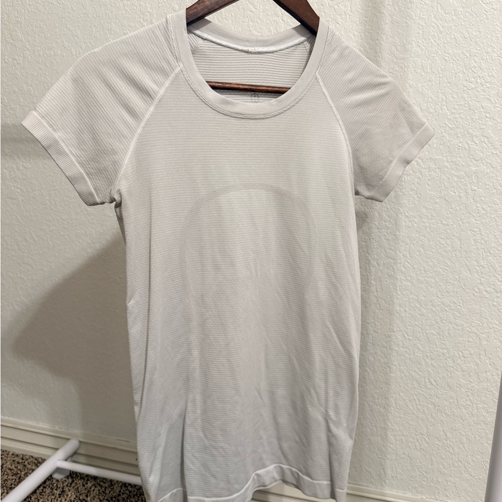 Swiftly Tech Short-Sleeve Shirt